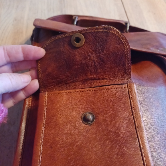 MEN'S VINTAGE LEATHER CROSSBODY MESSENGER BAG - Picture 8 of 15